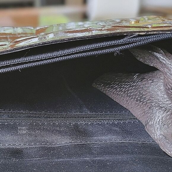 Vtg 80s chestnut croc embossed patent leather shoulder satchel - Picture 4 of 15